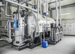 Speisewassergefäß mit Wärmerückgewinnung und drehzahlgeregelten Speisewasserpumpen